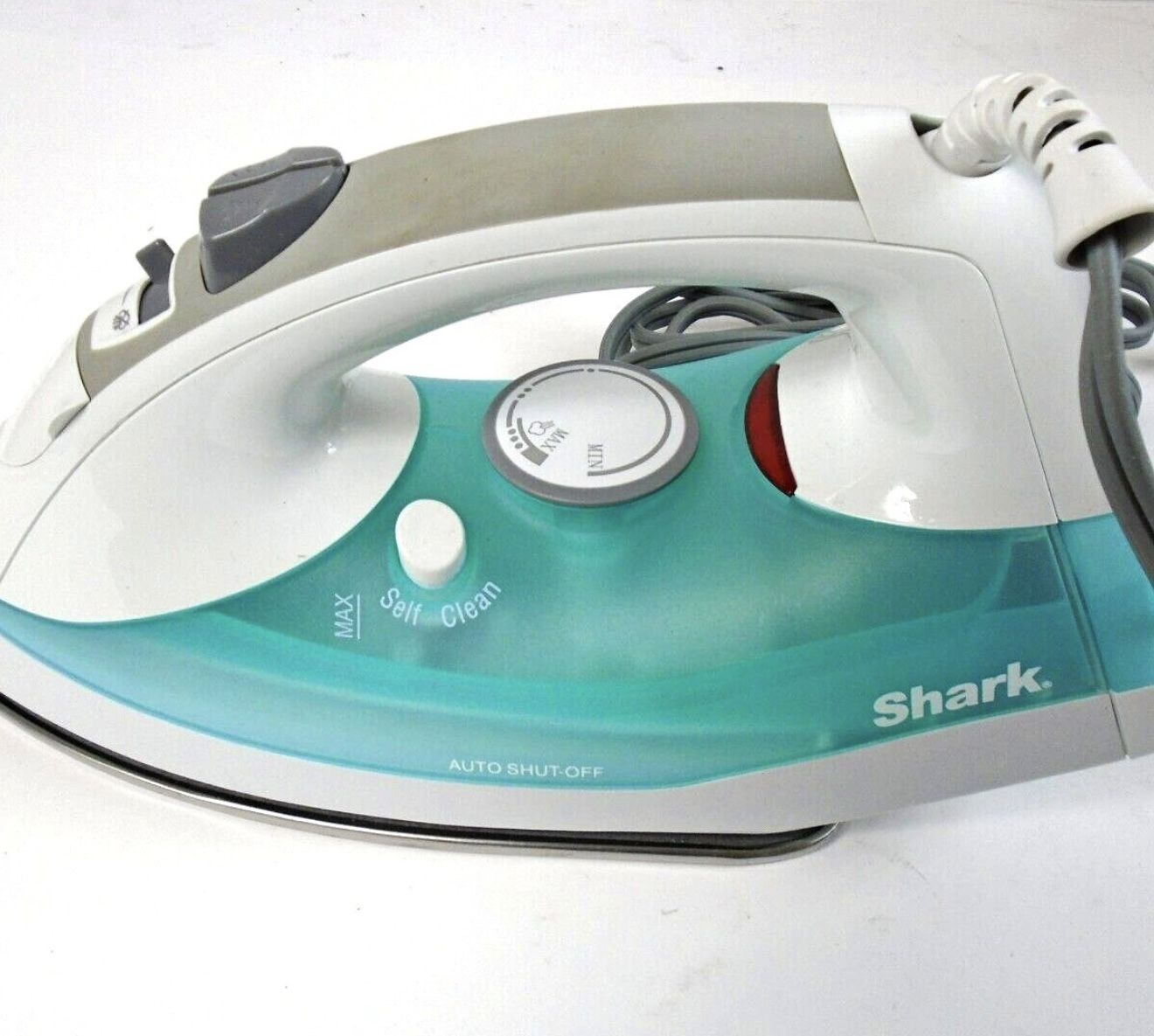 Shark steam iron 1400W - self cleaning