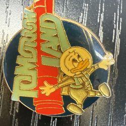 Tomorrow Land Walt Disney Pin