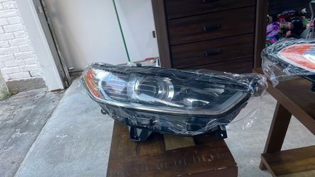 2016 Ford Fusion Headlight/ Works for 2013-2016 Ford Fusion