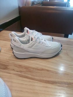 Sz 6 Wmn Nike Waffle Debut