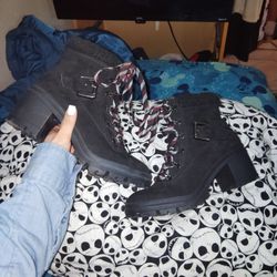 Brandi Woman's Boots 👢👠