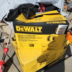 DEWALT

20V MAX Cordless 7-1/4 in. Sliding Miter Saw with (1) 20V Battery 4.0Ah
STORE PRICE $499