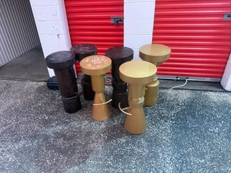 Bar stools / Decorative pieces