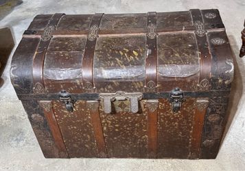 Antique Storage Trunk 34W x 20L x 24H