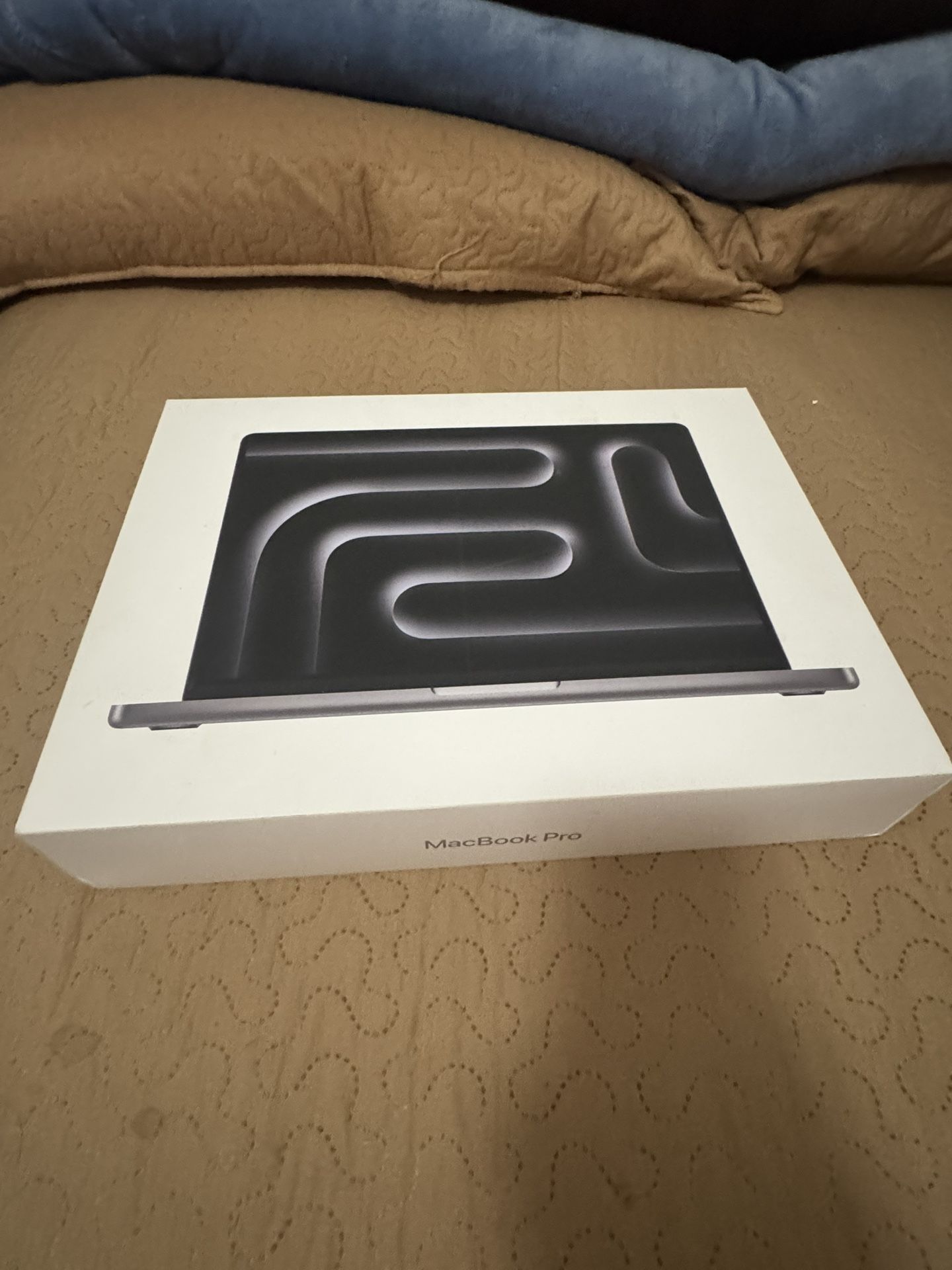 MacBook Pro M3 ( 16 GB ) Coverage Included