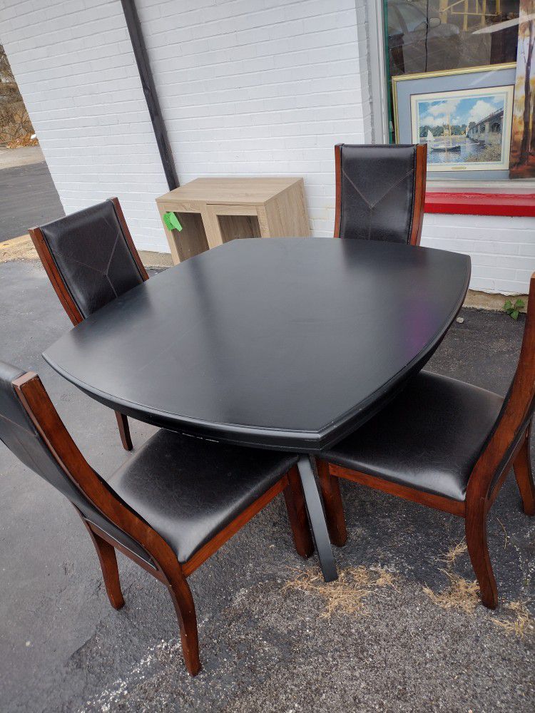 Black Kitchen Table With 4 Leather Chairs 