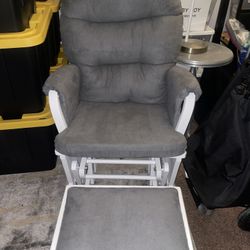 Rocking Chair with Ottoman