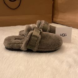 MEN UGGS SIZE 6