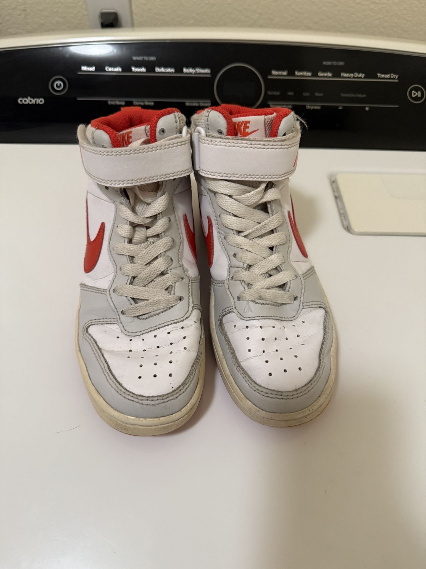 Nikes Boys Youth Size 3.5Y