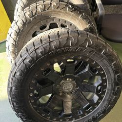 Wheels With Tires For Sale 6 Lug ( Came Off A Ram )