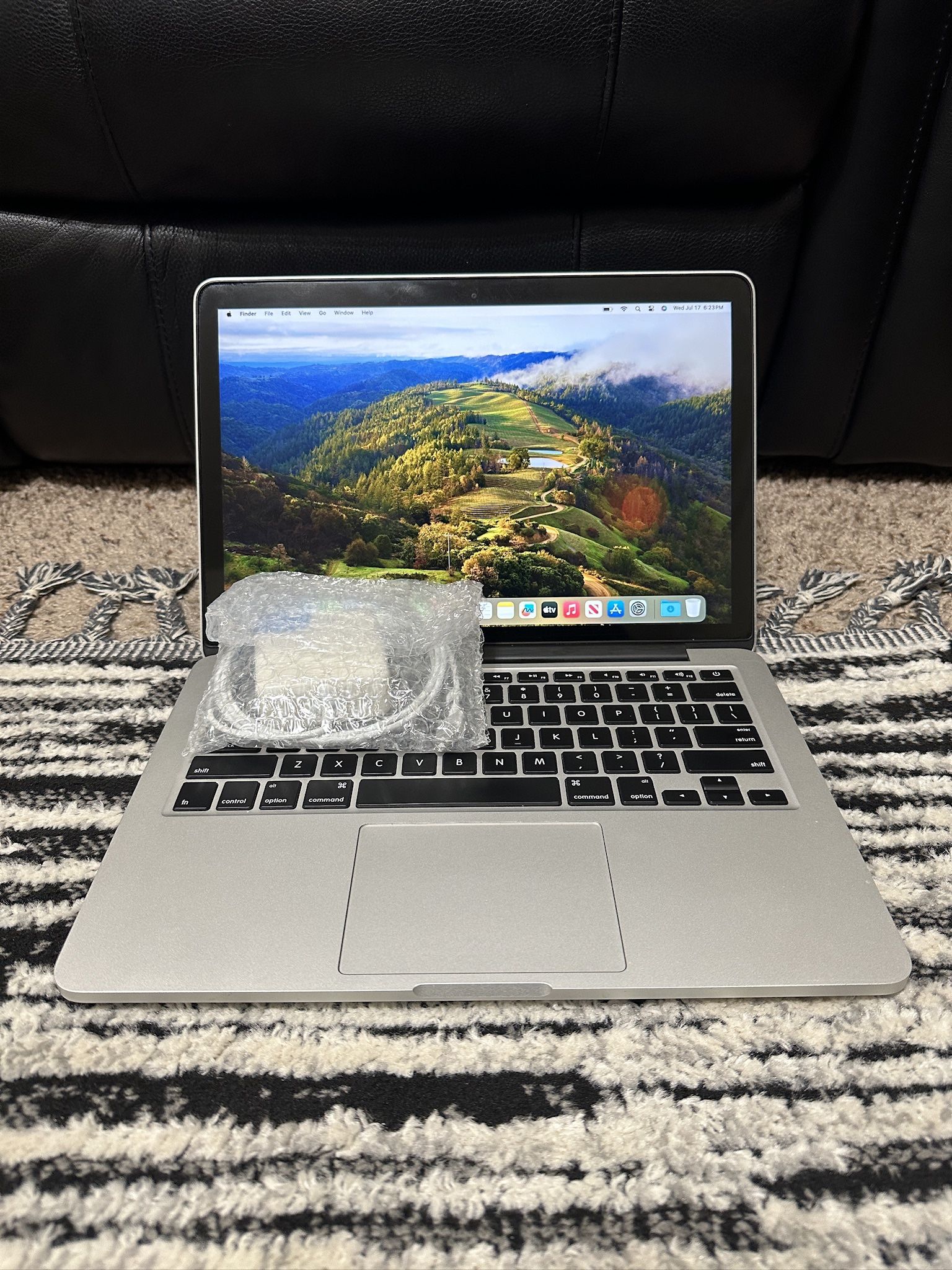 High Spec MacBook Pro I7 16gb Ram 256gb SSD RETINA!!! With Charger