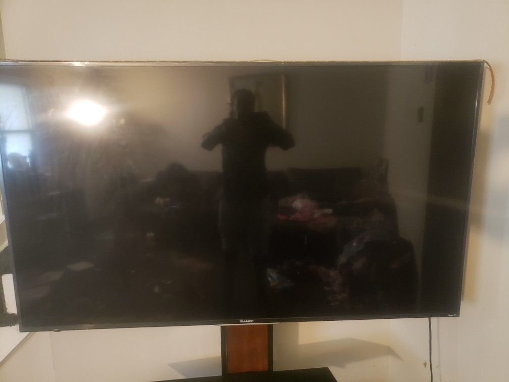 65" Sharp SMART TV - BROKEN SCREEN