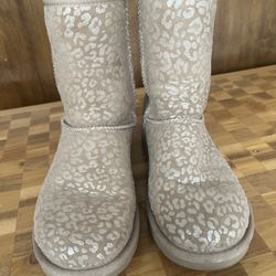 UGG Boots – Women’s Size 7 – $40