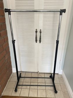 Adjustable And Extendable Heavy Duty Hanger Rack