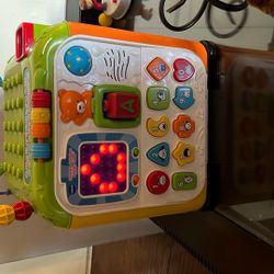 VTech and Discover Activity Cube 