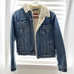 LEVI’s Ex-Boyfriend Faux Fur Lined Denim Jacket, women’s size small
