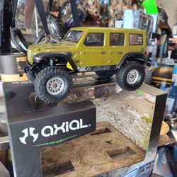 Axial SCX24 Jeep Wrangler JLU RC Crawler brand new in a box