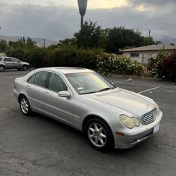 2004 Mercedes Benz C240 Luxury 