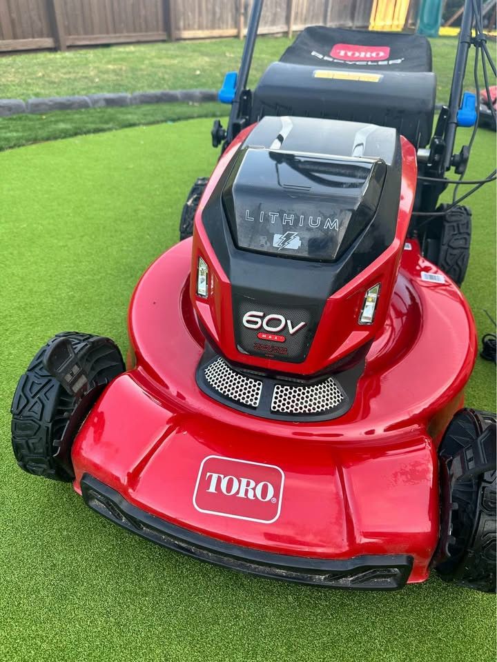 TORO 60V Vortex 22-in Recycler Personal Pace Self-Propelled Lawn Mower w/ 8.0AH & Charger - NEW