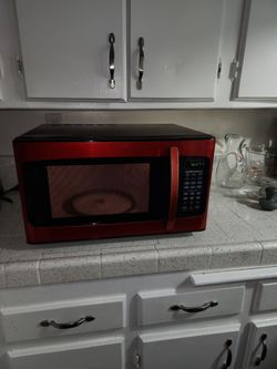 Black & Red Microwave 1000 watts