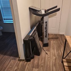 Nordic Track Commercial Treadmill 