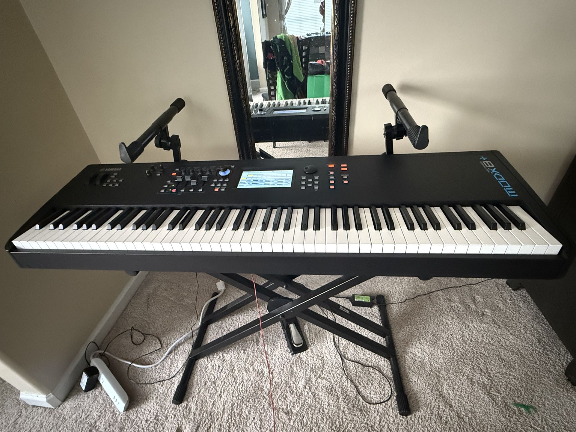 Yamaha MODX8+ / JBL Studio Speakers