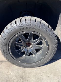 Pro Como wheels with 33x12.50R20LT TBB tires