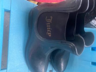 Boots size 8