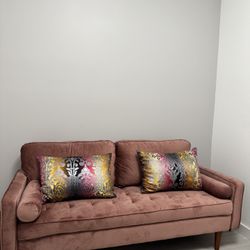 Arm Sofa – Rose Velvet 🛋️ (Bonus: cushions)