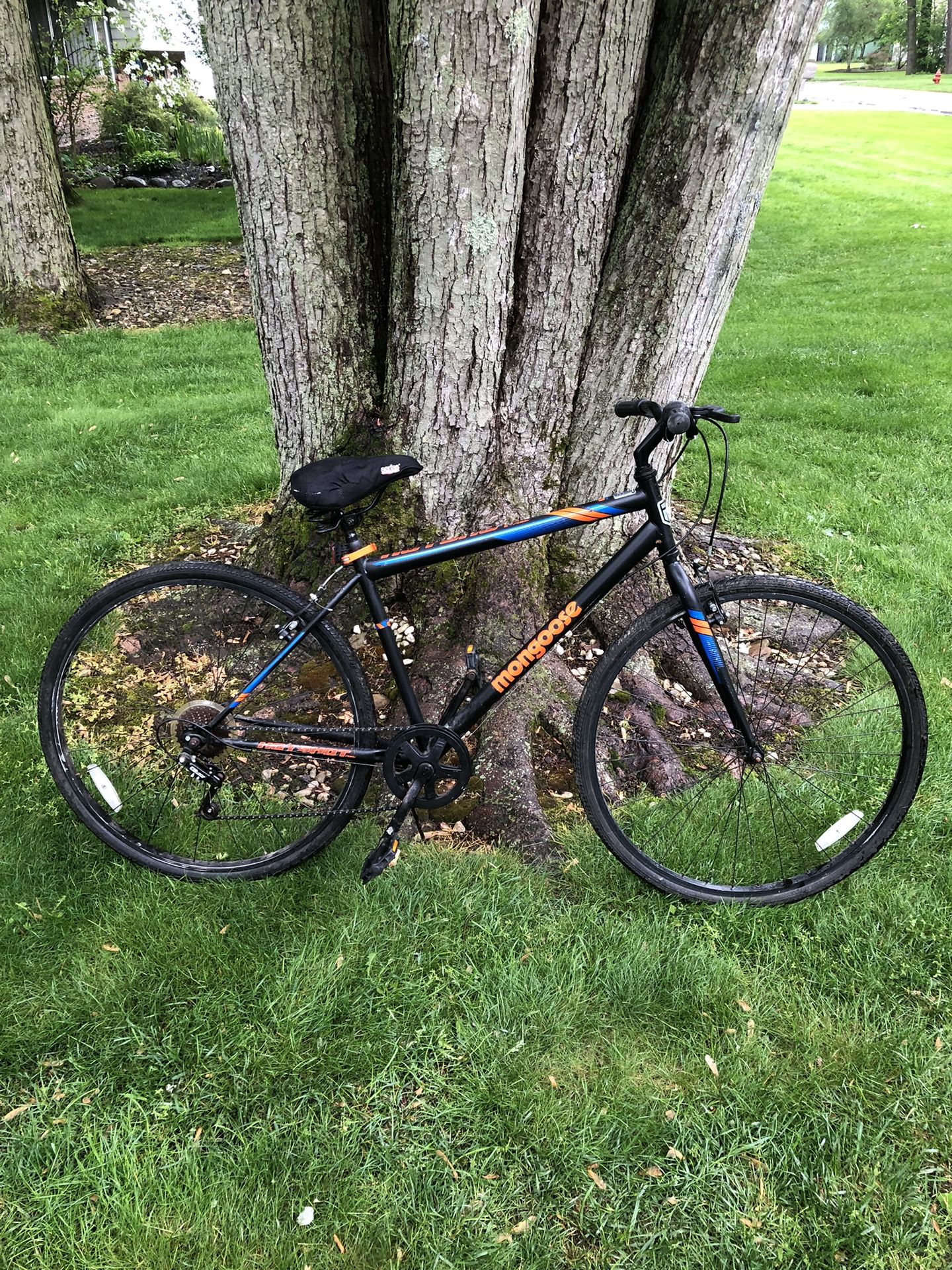 28” Mongoose Hybrid Bike