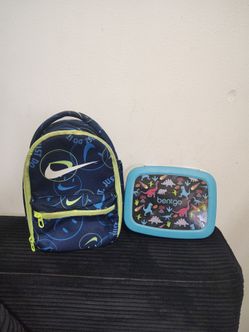 Nike lunchbox and Bentgo lunchbox set in excellent condition, both for