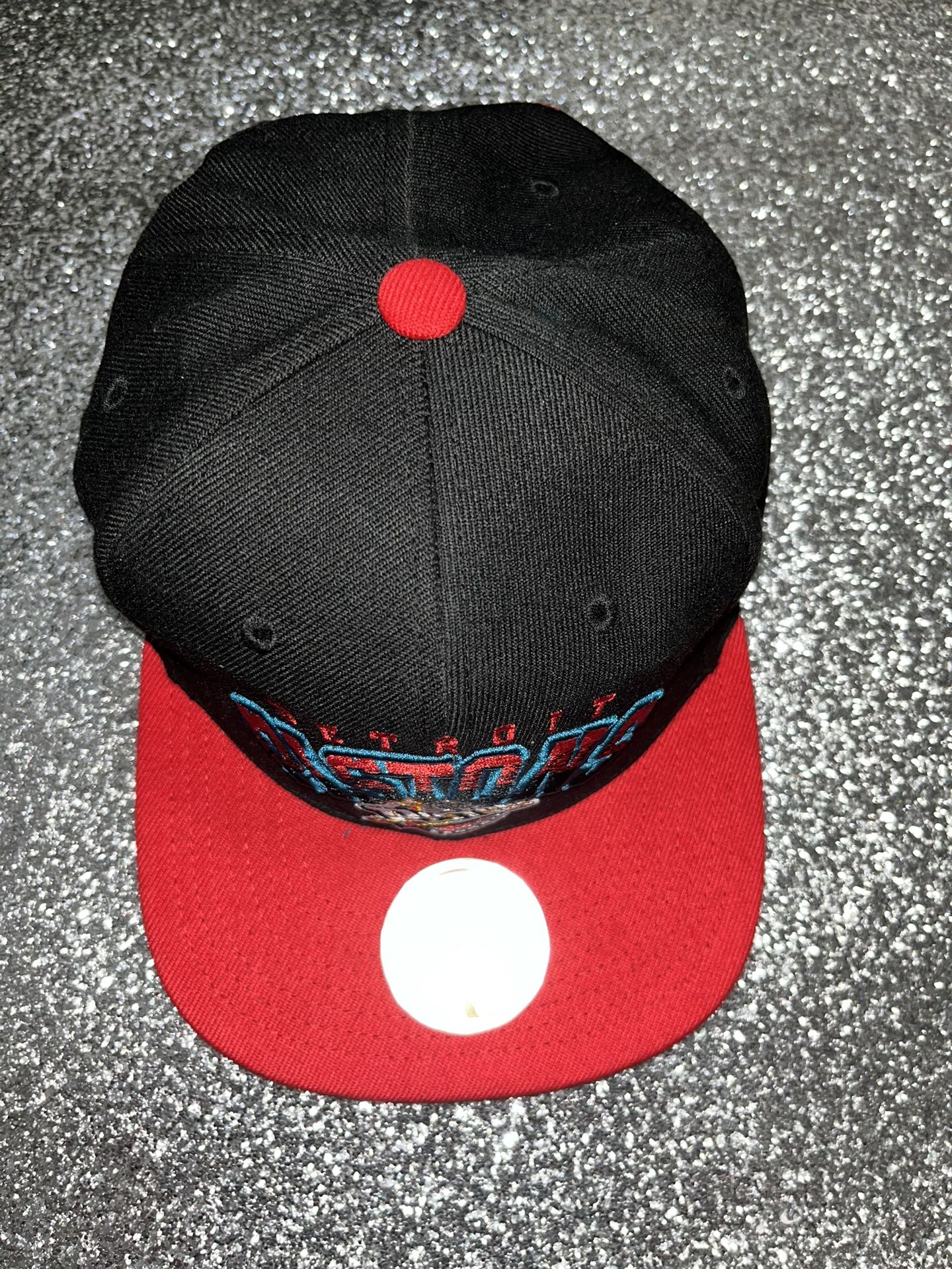 Detroit Red Wings Mitchell & Ness Special Script Vintage Snapback Hat Cap  NHL for Sale in Laurence Harbor, NJ - OfferUp