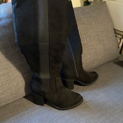 Open Box Sz 8 Knee High Suede Boots 