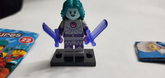 LEGO Series 22 Minifigure Night Protector (71032) 
