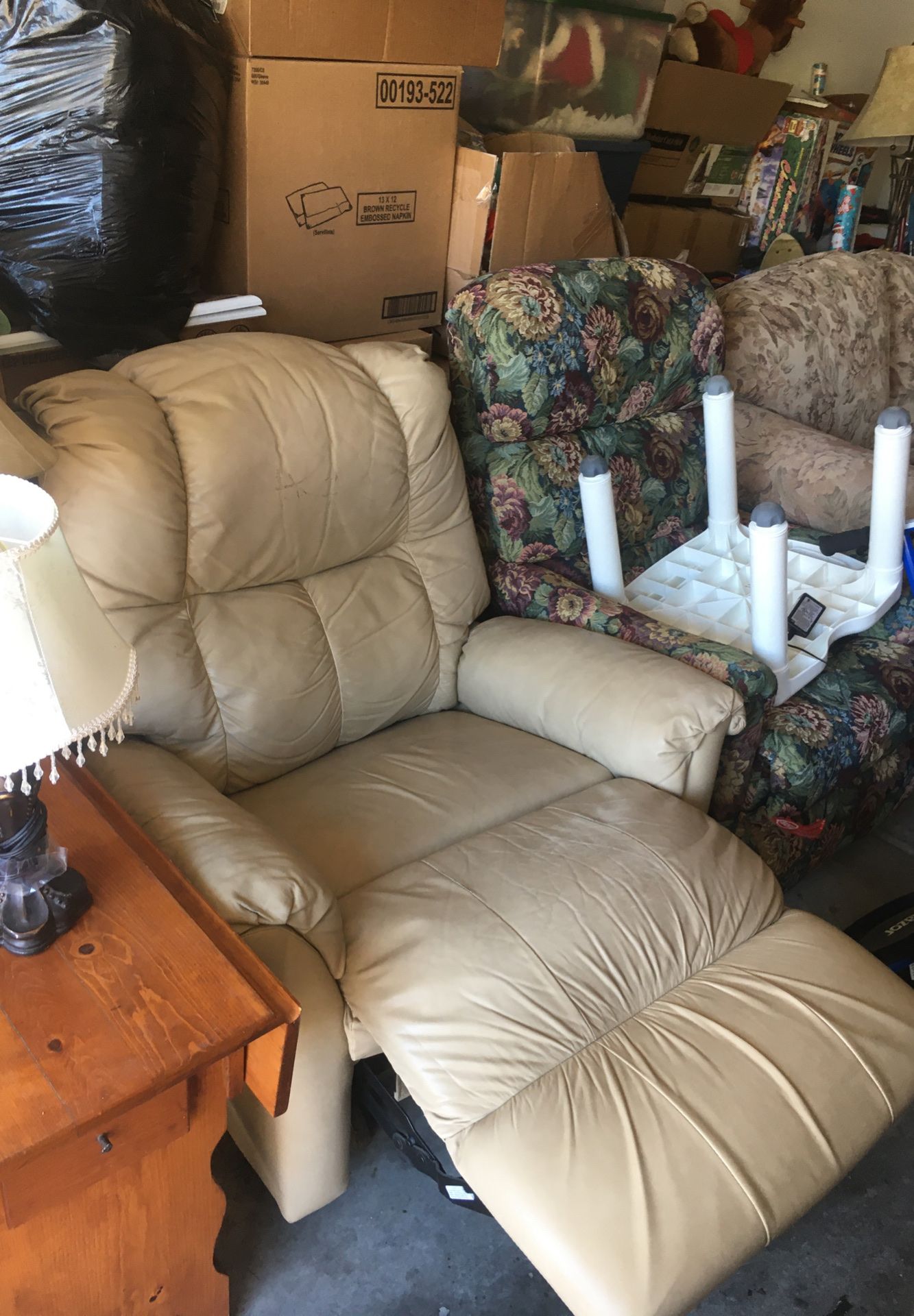 Leather recliner chair for Sale in Las Vegas, NV OfferUp