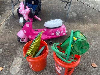 Minnie Mouse Scooter, Kids toys, Backyard Games, etc