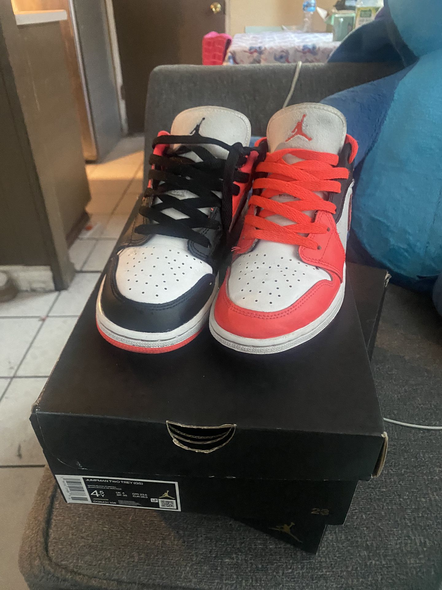 Jordans 4 .5y