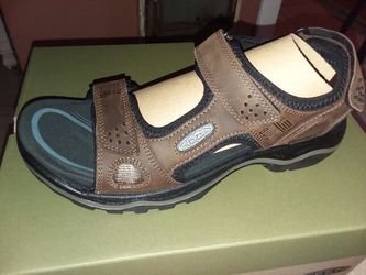 Keen man sandals