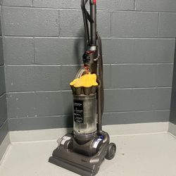 Dyson Bagless Upright Vacuum With Tools - Works Perfectly