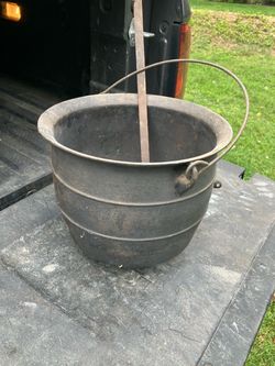 #8 Antique Halloween Cast Iron Gypsy Pot Witch Cauldron 3 Leg Primitive