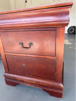 Set of 2 Wood Nightstands / End Tables - Buena Park