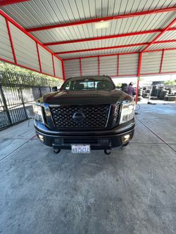2019 NISSAN TITAN XD MIDNIGHT EDITION
