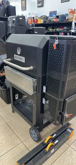 Masterbuilt Gravity Series 560 Digital Charcoal Grill & Smoker