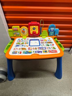 V-tech learning desk