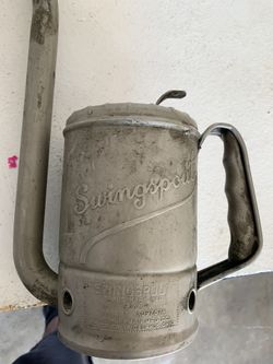 Vintage swingspout oil can one quart