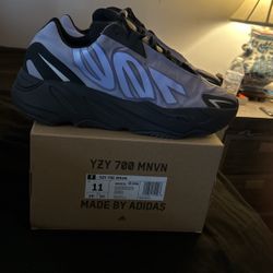 Yeezy 700 MNVN Geode Size 11