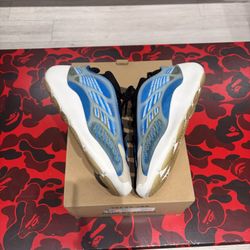 Yeezy 700 Arzareth Size 10.5