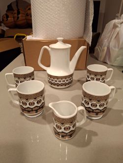 VINTAGE COFFEE/TEA SET