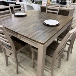Beautiful Table With Butterfly Leaf. 