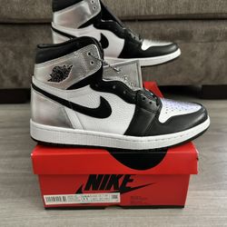Women’s Air Jordan 1 High “Silver Toe”